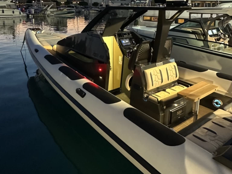Noleggiare una Zen ZEN 40 - Mod. 2026 a Antiparos