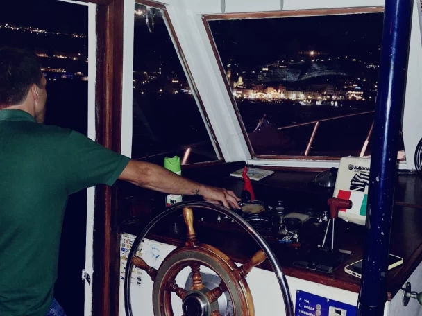 Barca a motore a noleggio a Amalfi al miglior prezzo