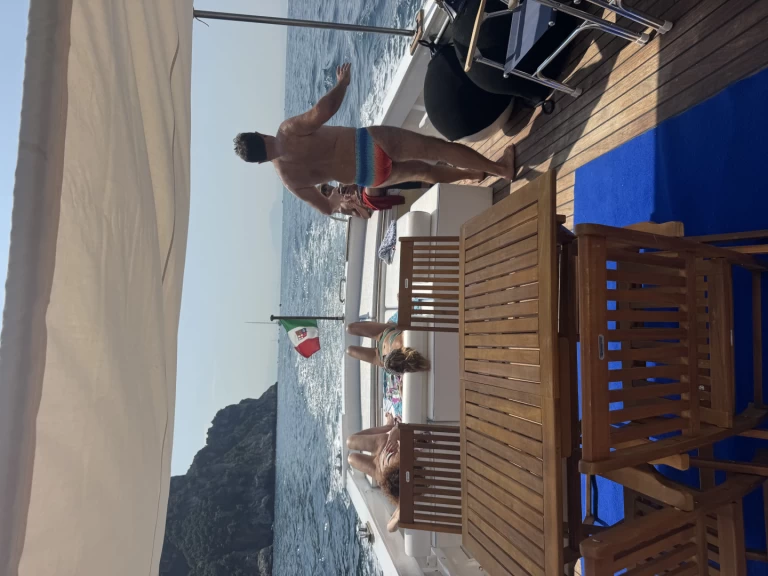 Noleggiare una Marinelli 44 a Amalfi