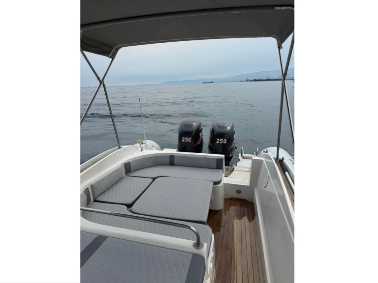 Noleggio barche Milazzo economico NADIR 33