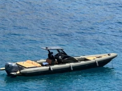 ZEN MARINE ZEN 40S da affittare a  Pounta