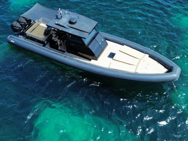 Noleggiare una Sea Water Phantom 400 a Hyères