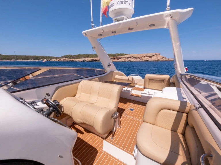 Noleggio Yacht di lusso a Sant Antoni de Portmany – Sunseeker Tomahawk 41