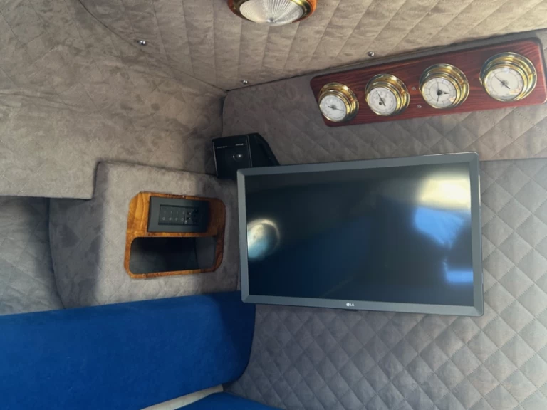 Noleggiare una Cranchi Clipper 760 a Angera