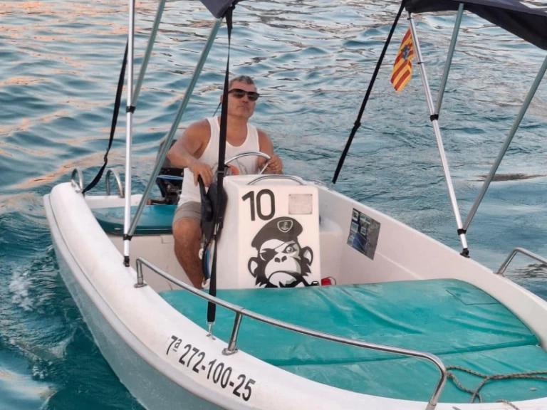Noleggio Barca a motore con o senza skipper Estable a Cala Galdana
