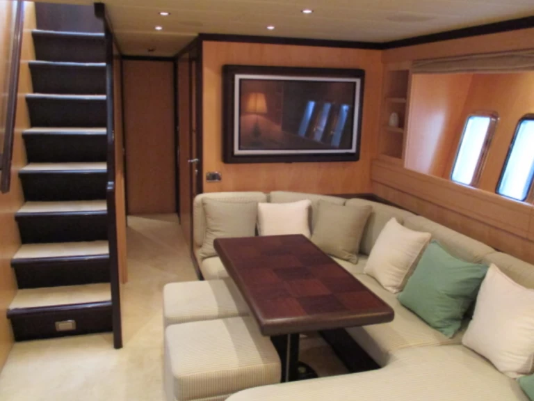 Noleggiare una Mangusta Mangusta 72 a Positano