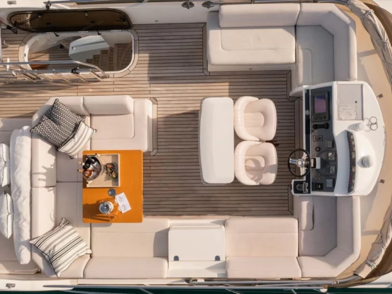 Noleggio a Portisco – Princess Princess 62 Fly su SamBoat