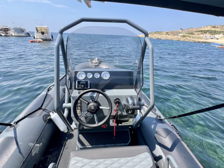 Noleggio a Valletta – Highfield Patrol 540 su SamBoat