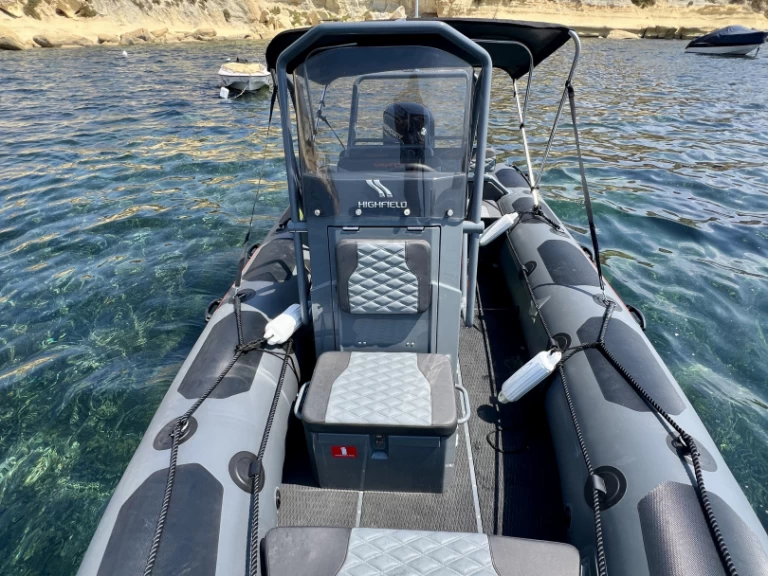 Noleggiare una Highfield Patrol 540 a Valletta