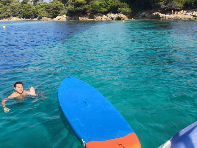 Noleggio barche Four Winns Sundowner 285 a Cannes su Samboat