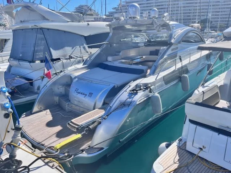 Yacht di lusso a noleggio a Villeneuve-Loubet al miglior prezzo