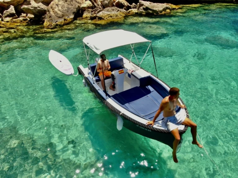 Noleggio Barca a motore con o senza skipper Vanquish a Sant Antoni de Portmany