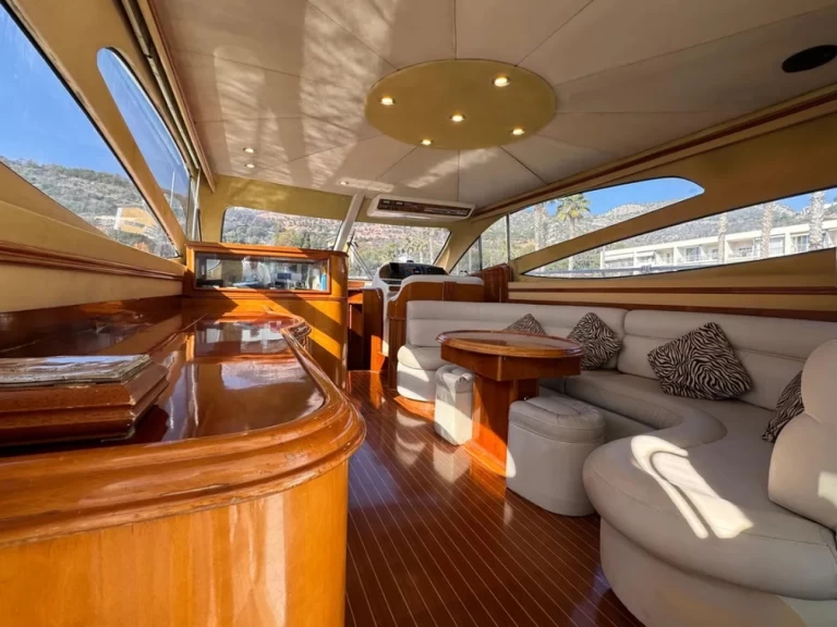 Noleggio Barca a motore con o senza skipper Doqueve a Puerto Banús