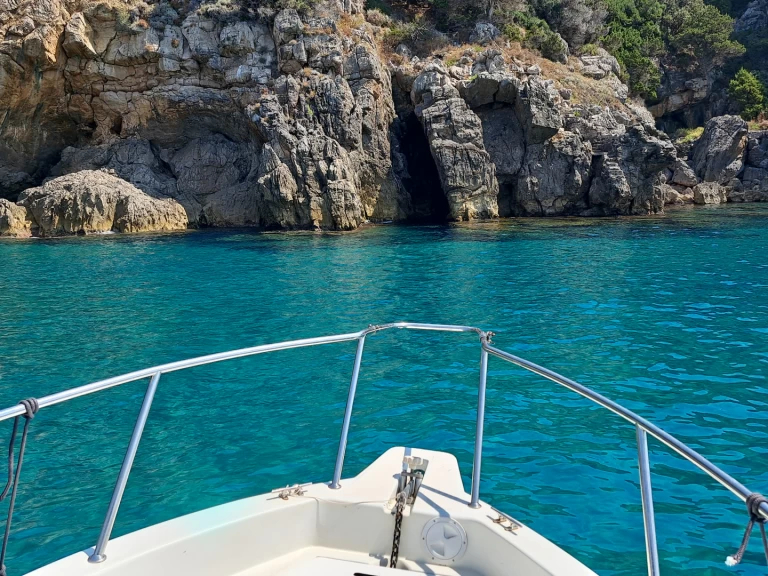Noleggio Barca a motore con o senza skipper bimax a Gaeta