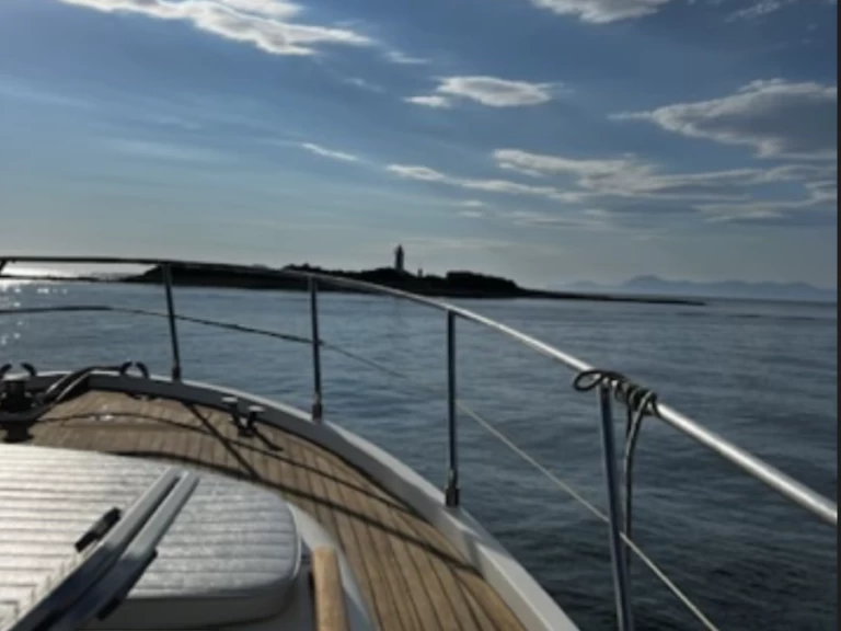 Noleggio barche Cantieri Estensi Goldstar 44 a Agnone su Samboat