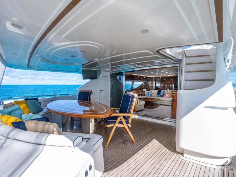 Noleggio Yacht di lusso con o senza skipper Ferretti a New York (Citta)