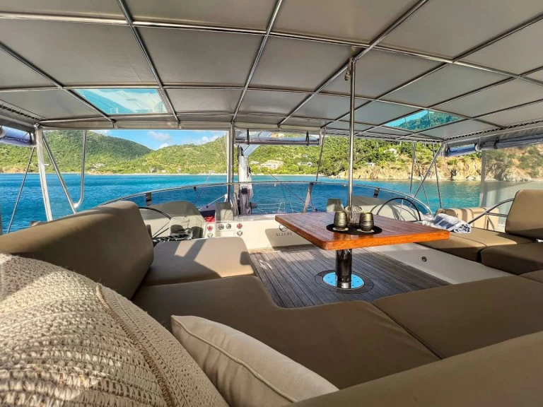 Noleggiare una Privilege ALLURE 64 a Grenadines