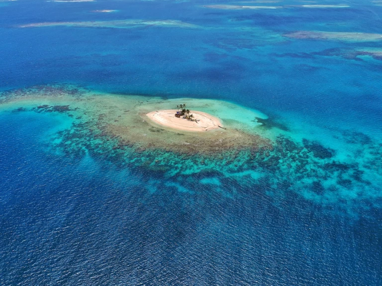 Barca a vela a noleggio a Archipiélago de San Blas al miglior prezzo