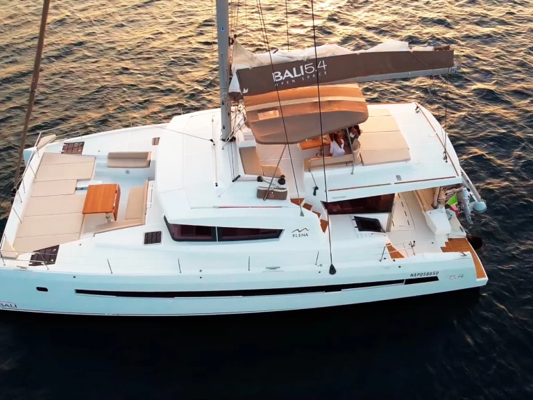 Noleggio Catamarano a Marina d'Arechi – Bali Bali 5.4