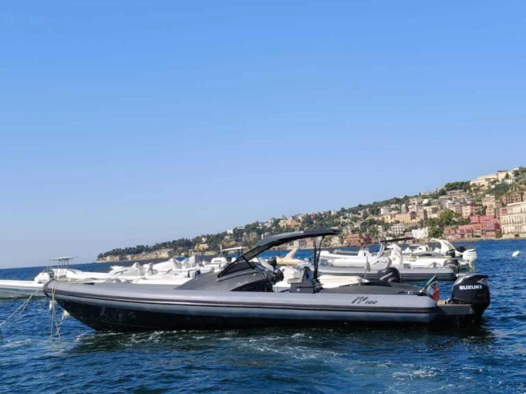 Noleggio Gommone Panamera Yacht con patente nautica
