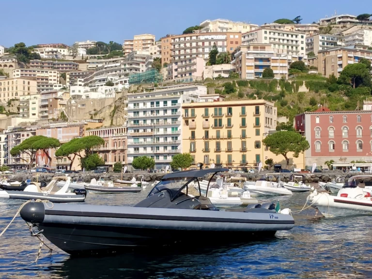 Gommone a noleggio a Napoli al miglior prezzo