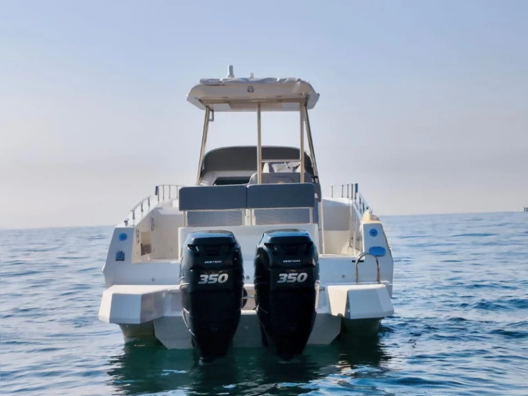 Noleggiare una MIAMI GOLD  33 WALK AROUND a Napoli