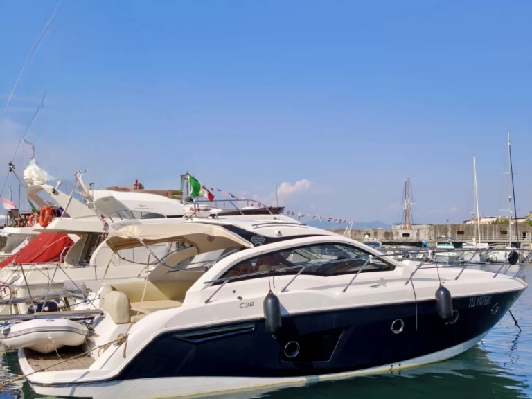 Sessa Marine C38 da affittare a  Napoli