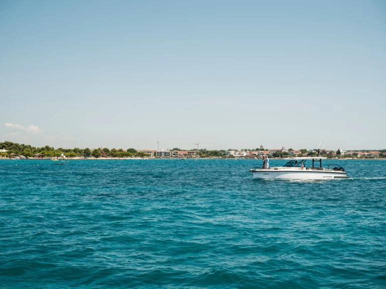 Noleggio barche Zaton economico Axopar 37 Sun-Top