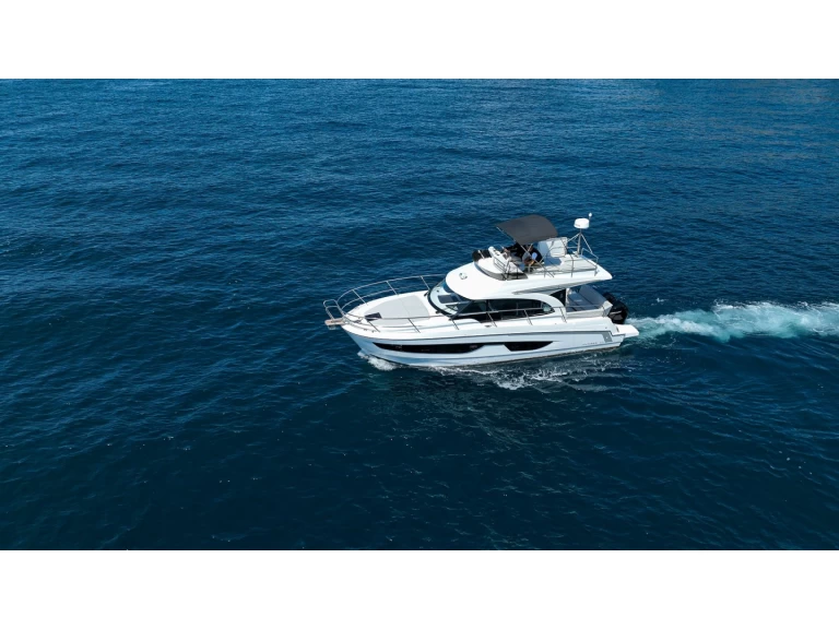 Barca a motore a noleggio a Spalato al miglior prezzo