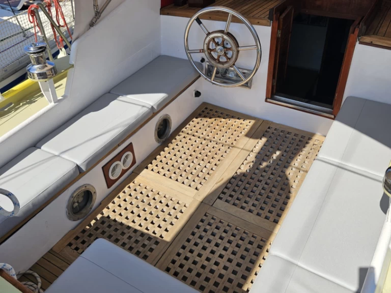 Noleggio barche Lesina (Hvar) economico Besa