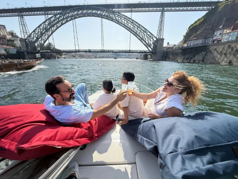 Noleggio barche Sea Ray Sea Ray 275 Sundancer a Porto su Samboat