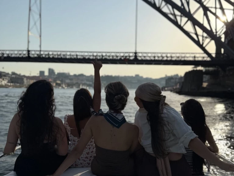 Barca a motore a noleggio a Porto al miglior prezzo