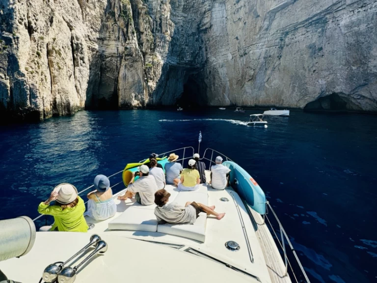 Noleggio a Corfù – Princess, UK 47 Flybridge su SamBoat