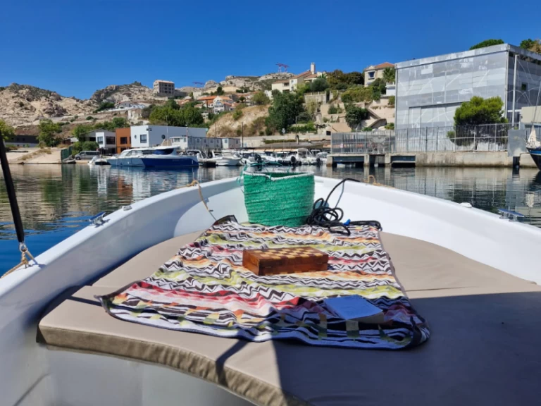 Noleggiare una Rio Yachts 450 a Marsiglia