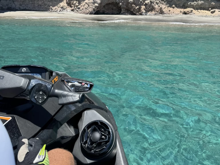 Sea-Doo GTX 170 da affittare a  Fort-de-France