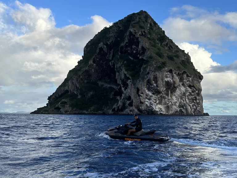 Noleggiare una Sea-Doo GTX 170 a Fort-de-France