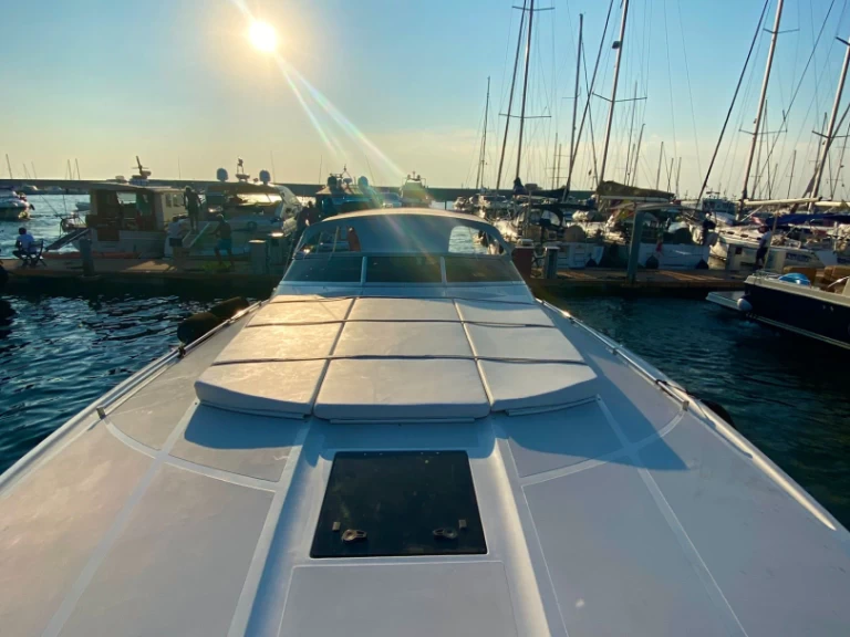 Barca a motore a noleggio a Forio al miglior prezzo