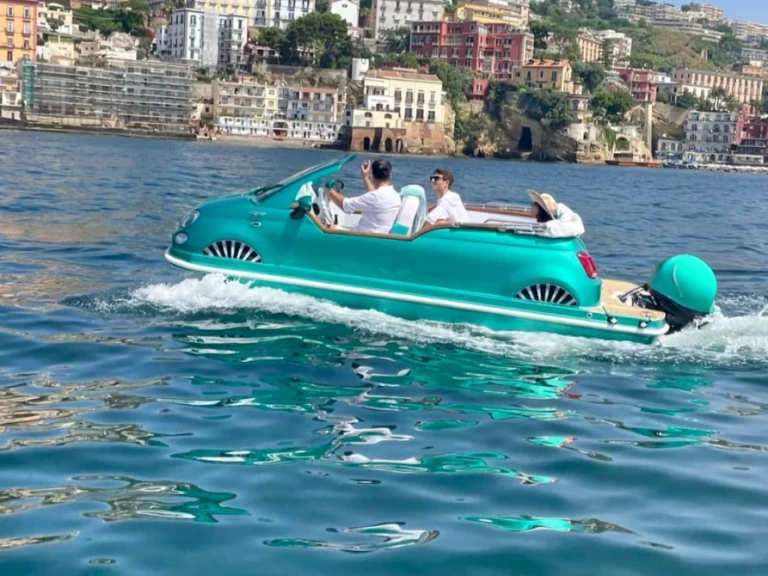 Noleggio a Napoli – fiat 500 VIP LOUNGE su SamBoat