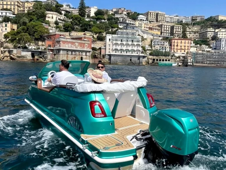 Noleggio barche Napoli economico 500 VIP LOUNGE