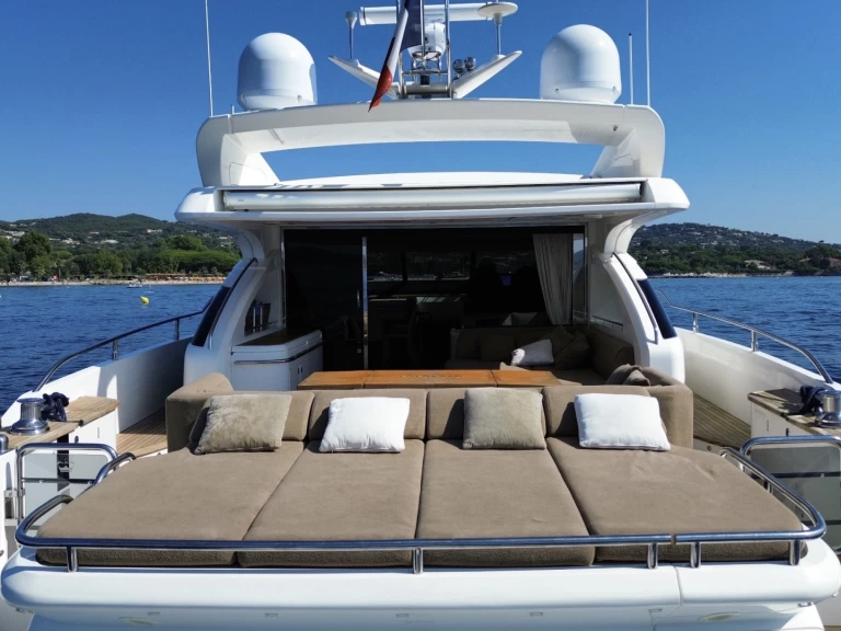 Noleggio Yacht di lusso Princess con patente nautica