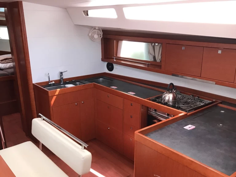 Noleggio Barca a vela a Álimos – Bénéteau Oceanis 48