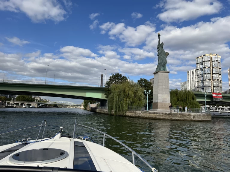 Noleggio a Paris – Parker 720 Adventure su SamBoat