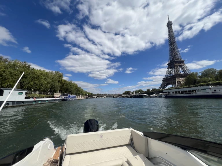 Parker 720 Adventure da affittare a  Paris