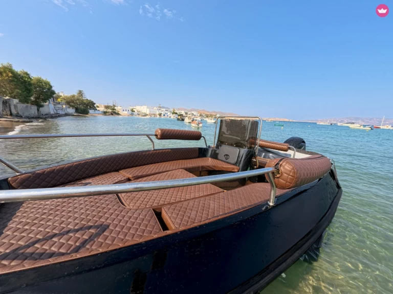 Noleggiare una Isatek Cobra 495 a Mílos