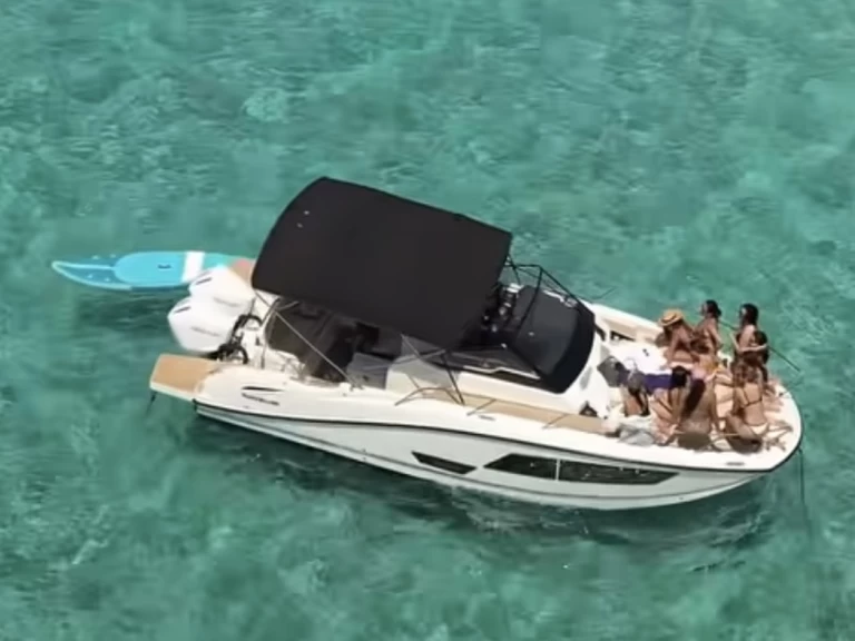 Noleggiare una Quicksilver Activ 875 Sundeck a Ibiza Town