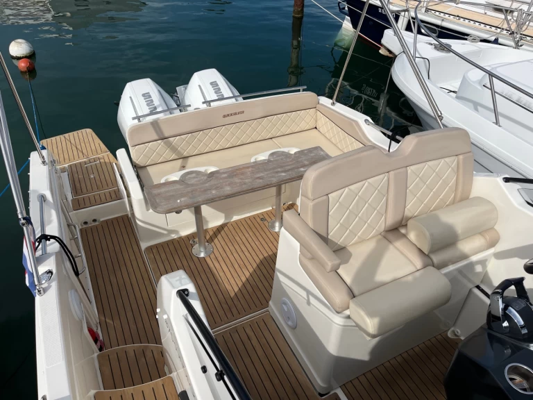 Noleggio Barca a motore Quicksilver con patente nautica
