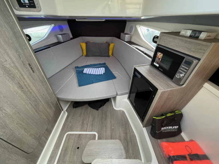 Barca a motore a noleggio a Ibiza Town al miglior prezzo