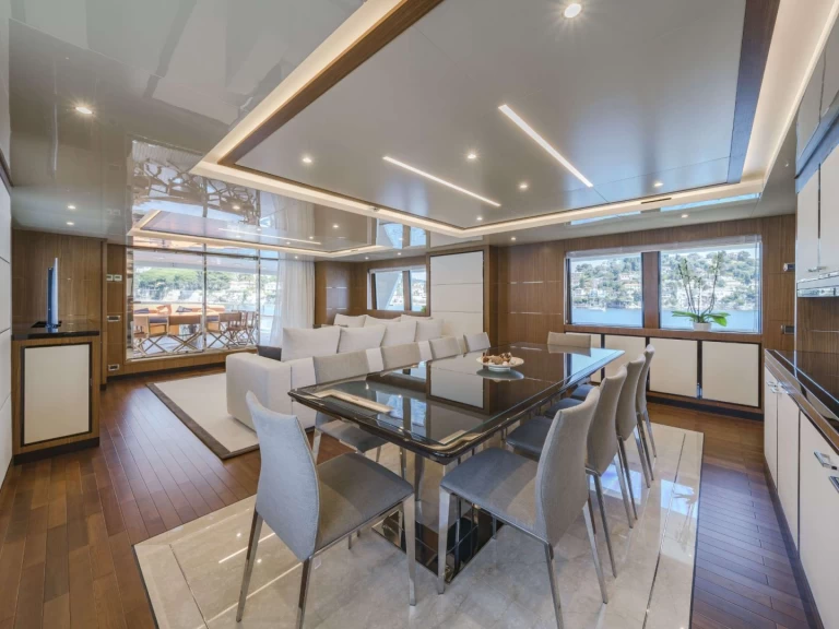 Noleggio Yacht di lusso a Cannes – Ferronavale FIORENTE