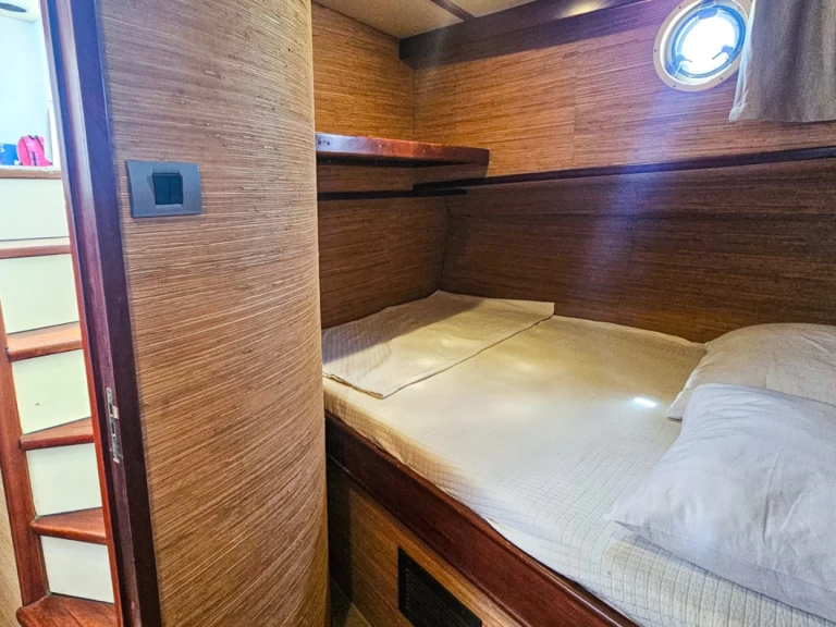 Noleggio Barca a motore  con patente nautica