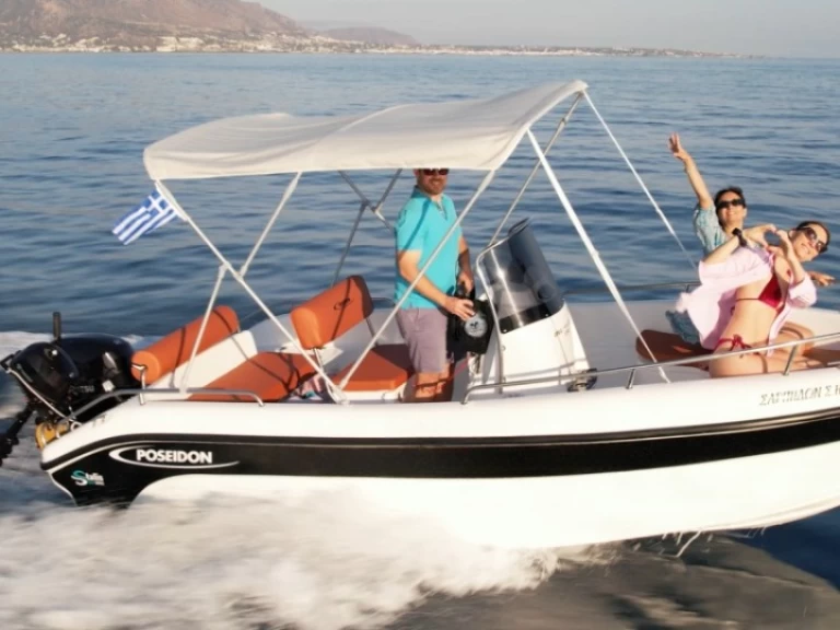 Noleggiare una Poseidon Blu Water 170cc a Stalís